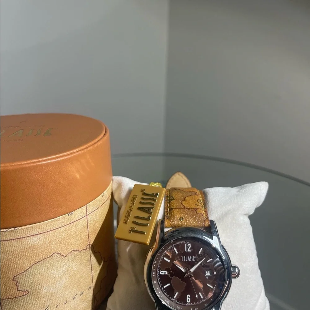 Watch - Picture 3 of 4